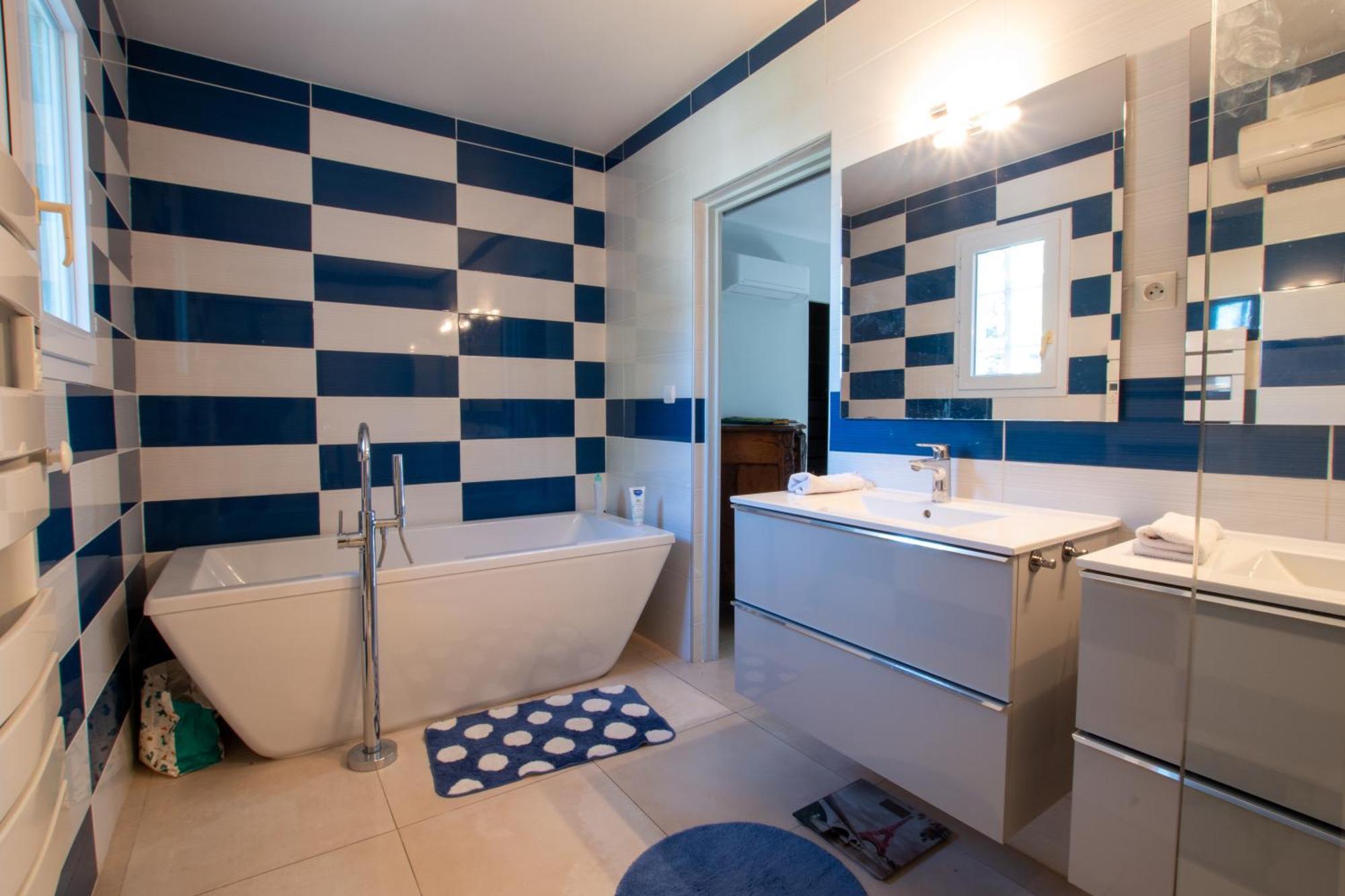Ibis - Villa Avec Piscine, Jardin Et Parking Arles Buitenkant foto